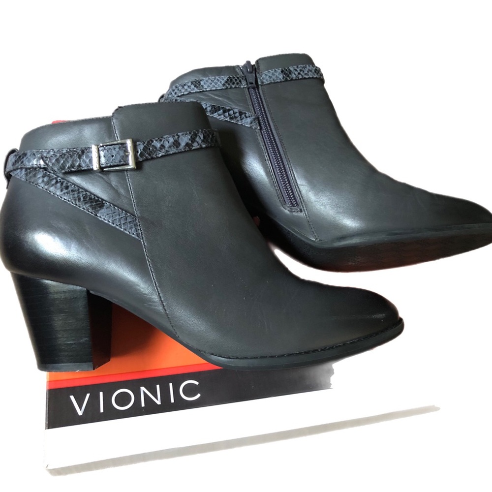 Vionic • Dark Gray Upton Leather Ankle Boot • 9.5 Wide